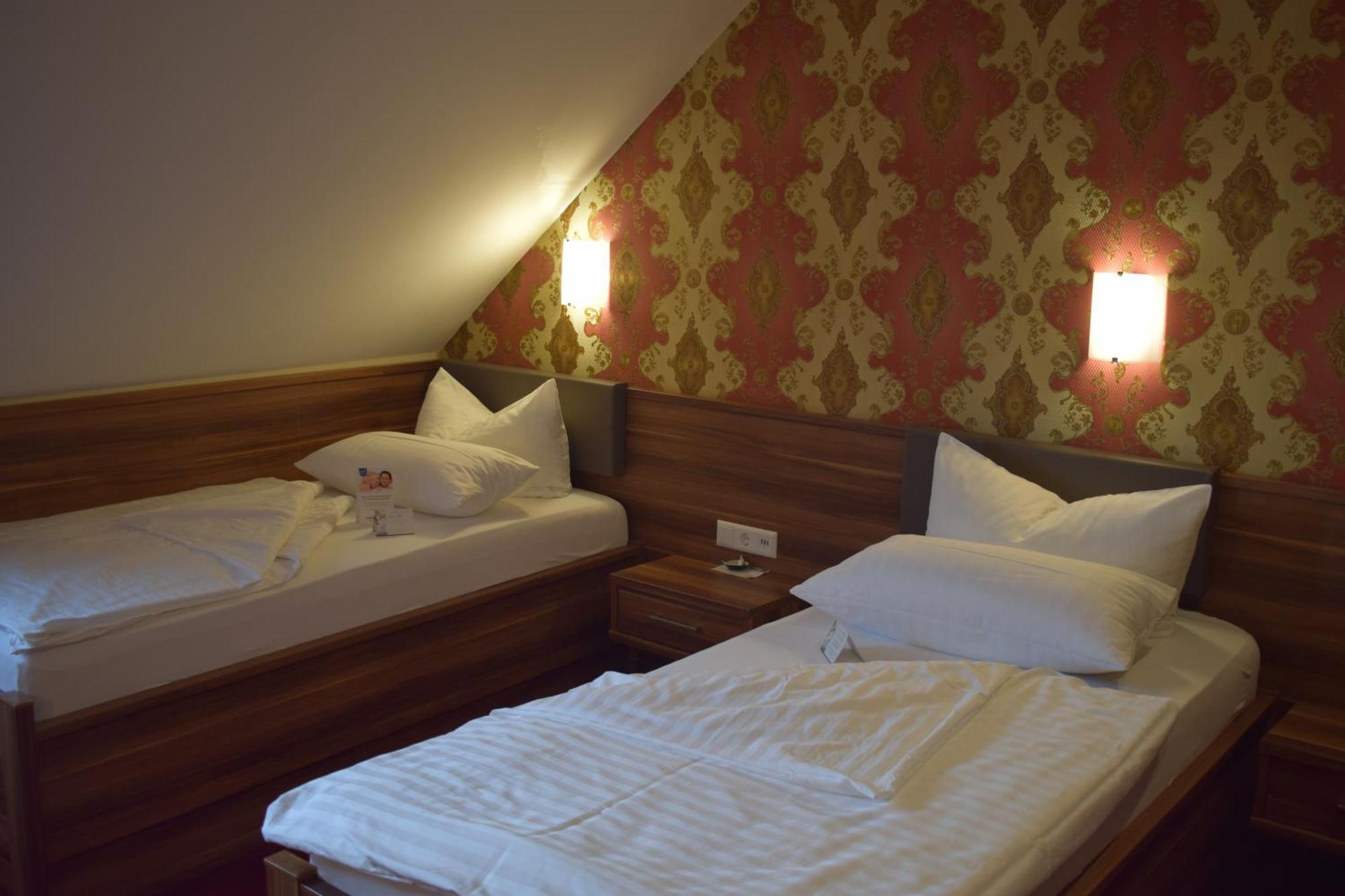 Akzent Hotel Goldner Hirsch كامينز المظهر الخارجي الصورة