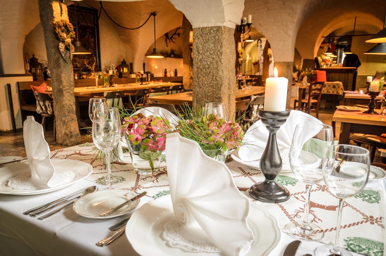 Akzent Hotel Goldner Hirsch كامينز المظهر الخارجي الصورة