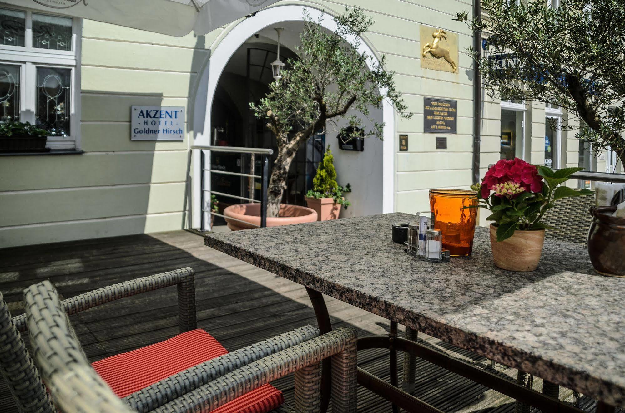 Akzent Hotel Goldner Hirsch كامينز المظهر الخارجي الصورة