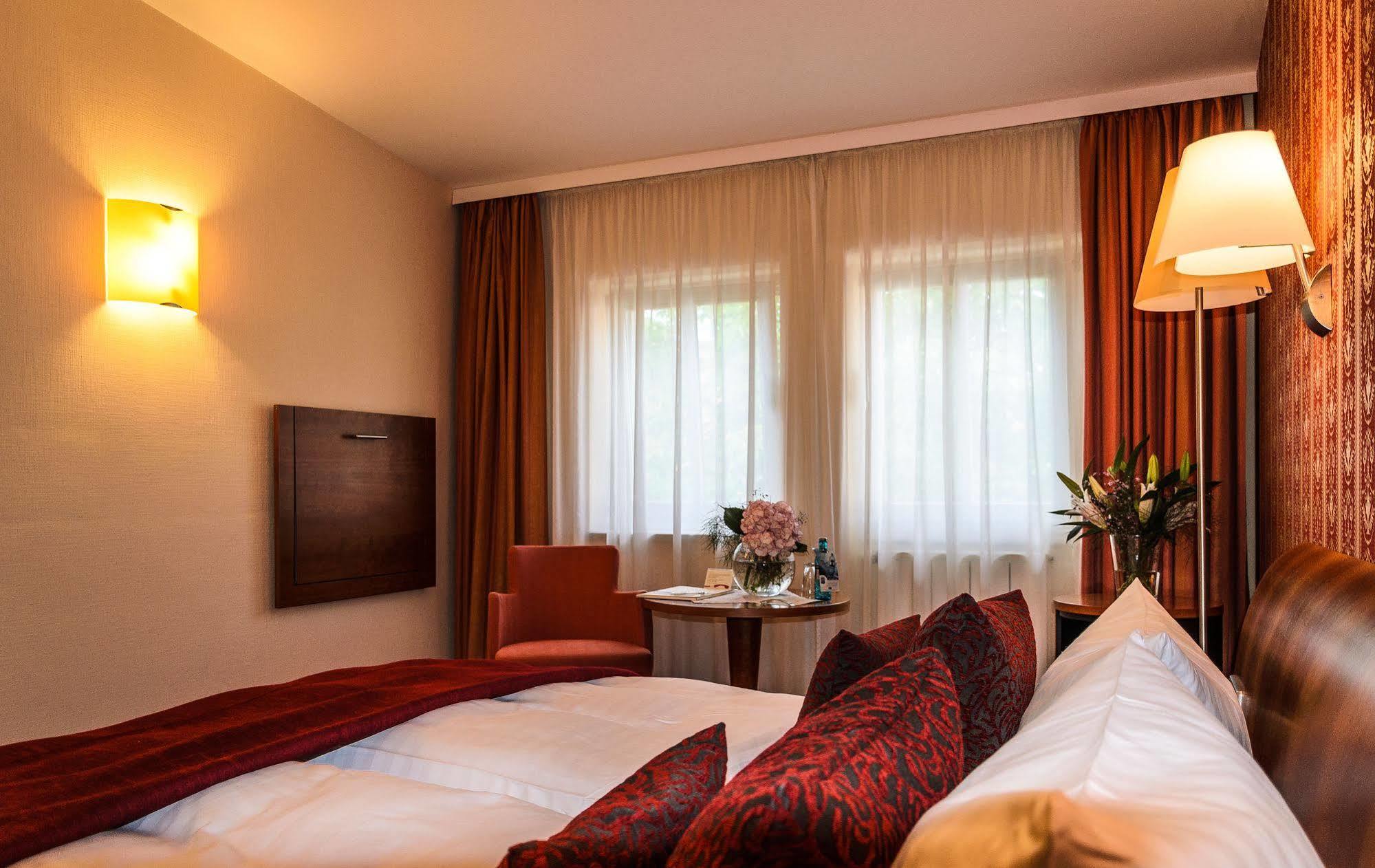 Akzent Hotel Goldner Hirsch كامينز المظهر الخارجي الصورة