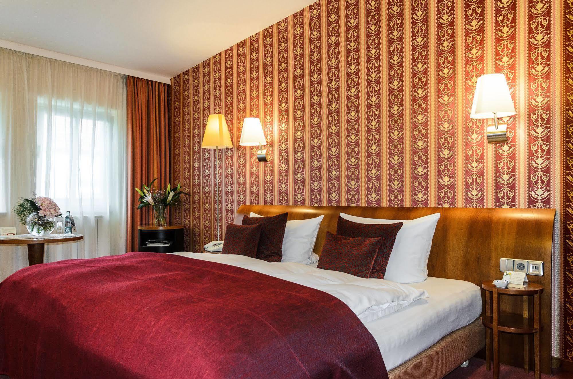 Akzent Hotel Goldner Hirsch كامينز المظهر الخارجي الصورة